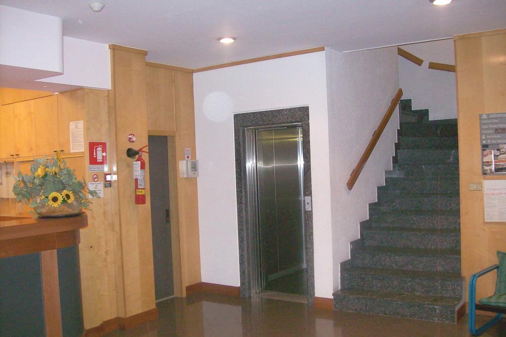 Hotel Aurora Chiavenna Exterior foto
