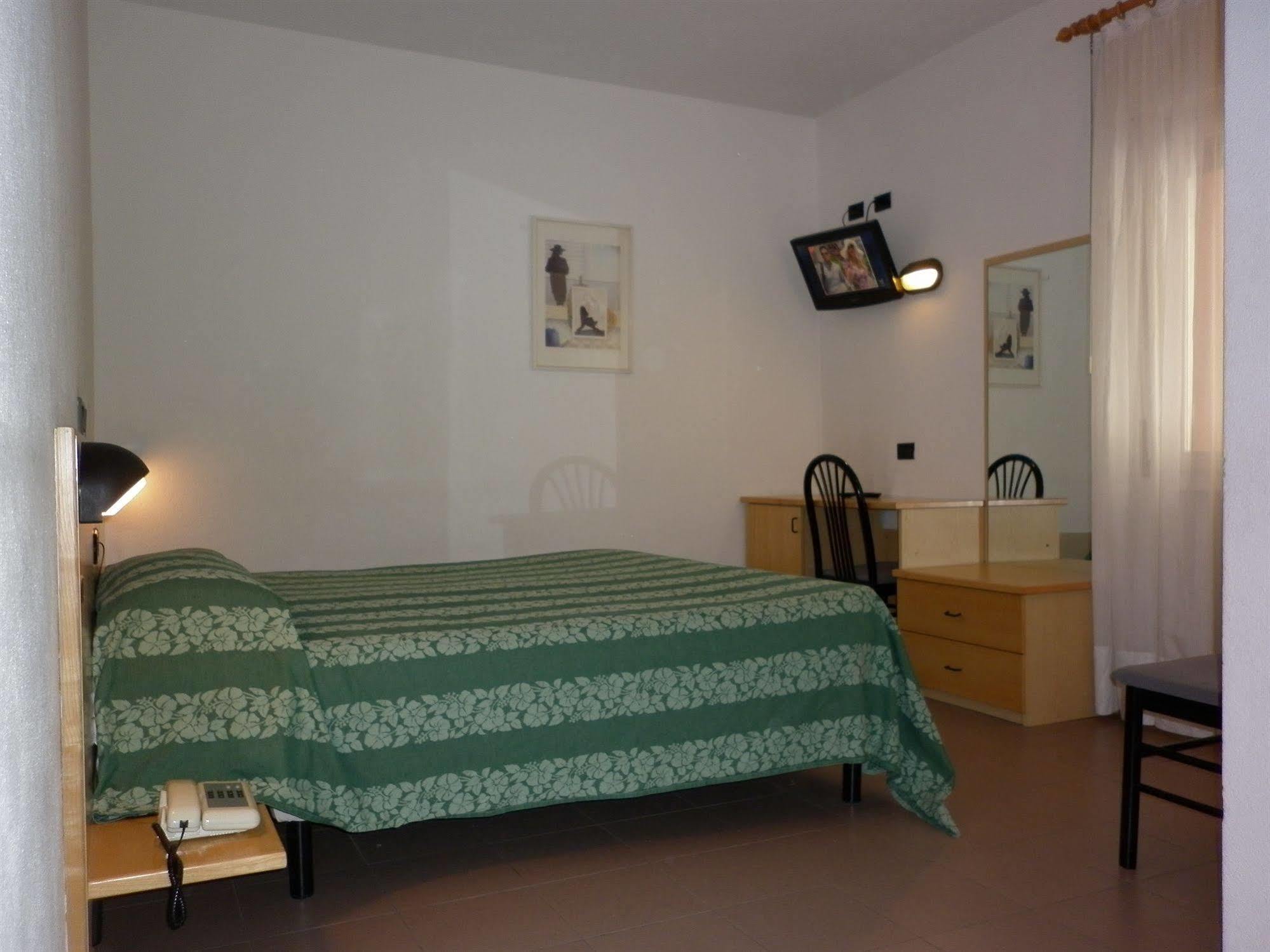 Hotel Aurora Chiavenna Exterior foto